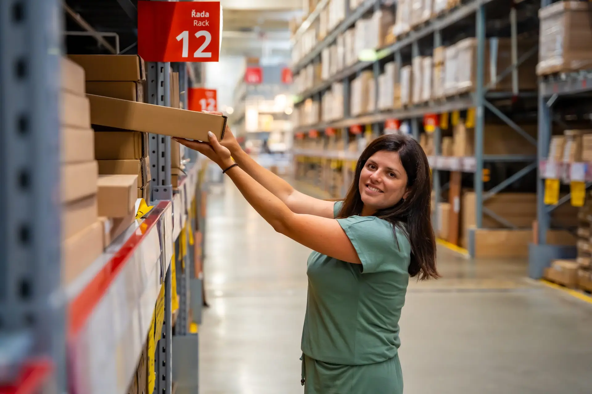 At foretage indkøb i IKEA kan være noget af en opgave. Udover at vi samler og monterer din IKEA PAX skabe, tilbyder vi også at handle ind for dig. Det være sig IKEA METOD Køkken eller IKEA PAX garderobe samt den indretning i vælger fra KOMPLEMENT eller UTRUSTA serierne