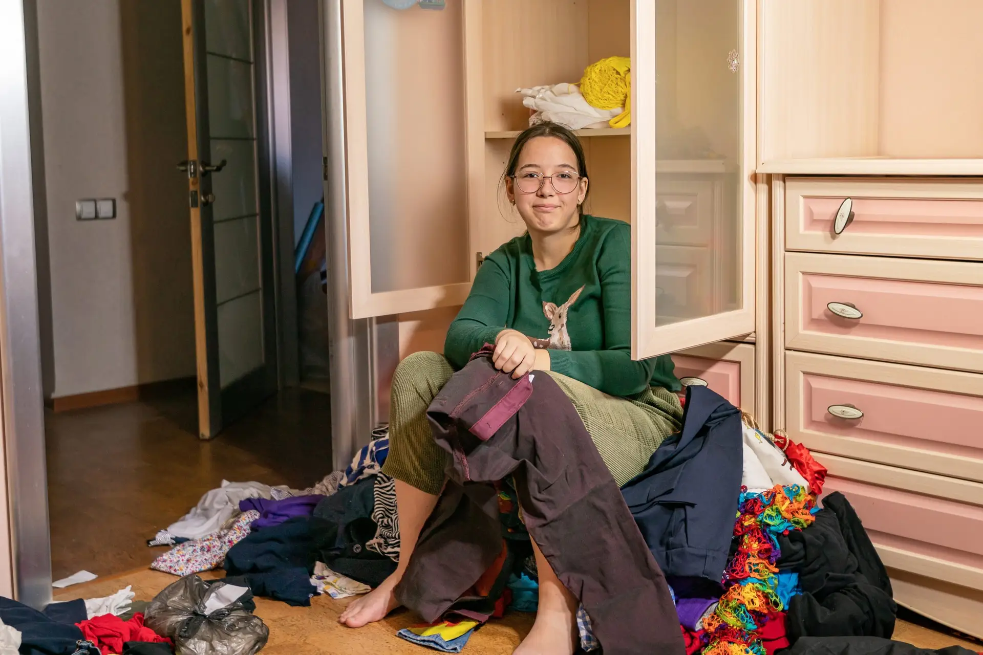 Gør Det Selv er fint, sålænge man har hænderne skruet rigtigt på. Har du haft uheld med din IKEA PAX garderobe skabs samling, så kan vores montører komme og færdiggøre monteringen.